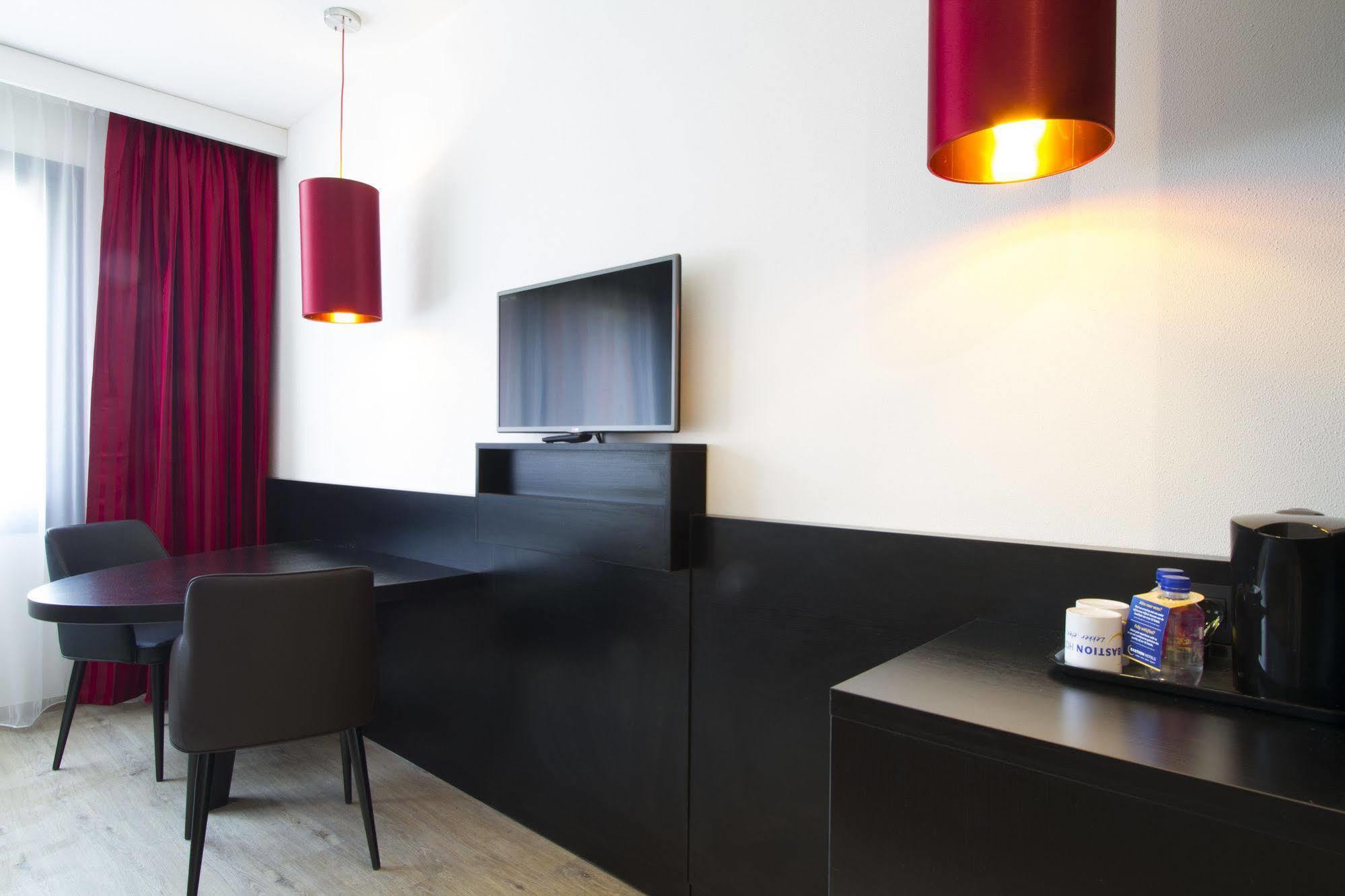 Bastion Hotel Tilburg Eksteriør billede